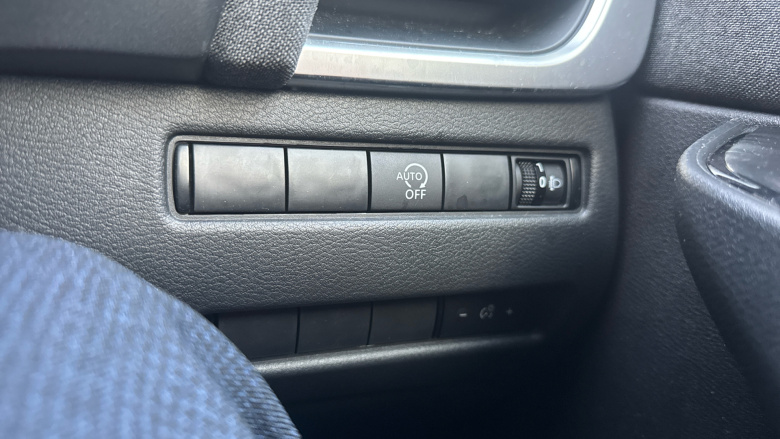 Nissan Qashqai 1.3 DiG-T MH Acenta Premium 5dr Petrol Hatchback